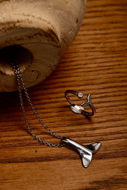 RIVA WHALE TAIL RING